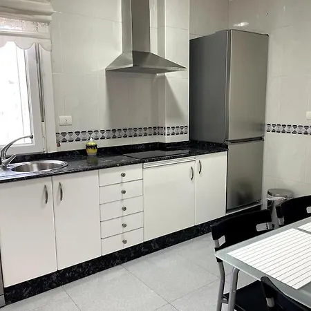 3 En Plaza De Espana 6pax * Vigo